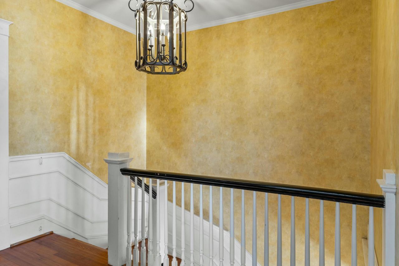 1848 Broughton Street Photo 15