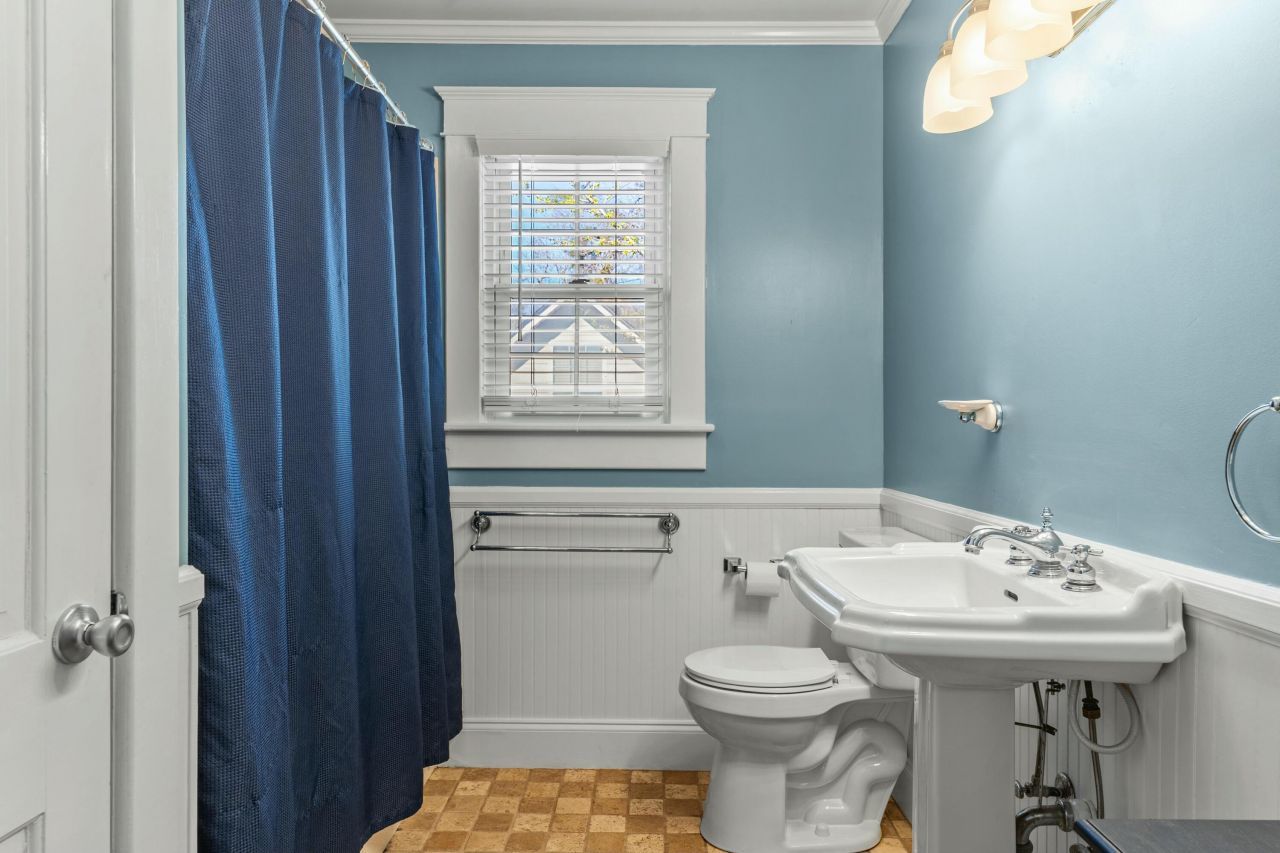 1848 Broughton Street Photo 23