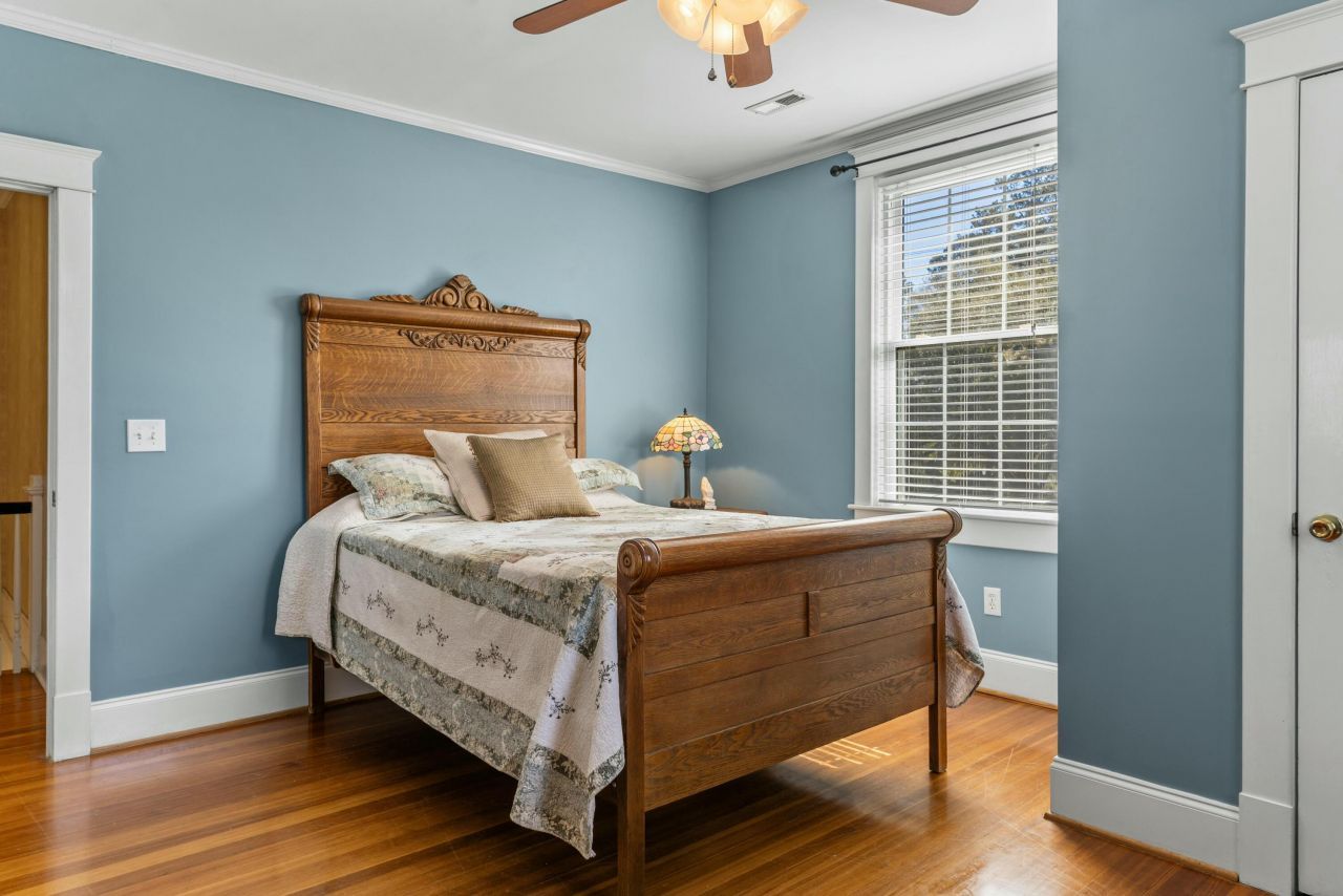 1848 Broughton Street Photo 24