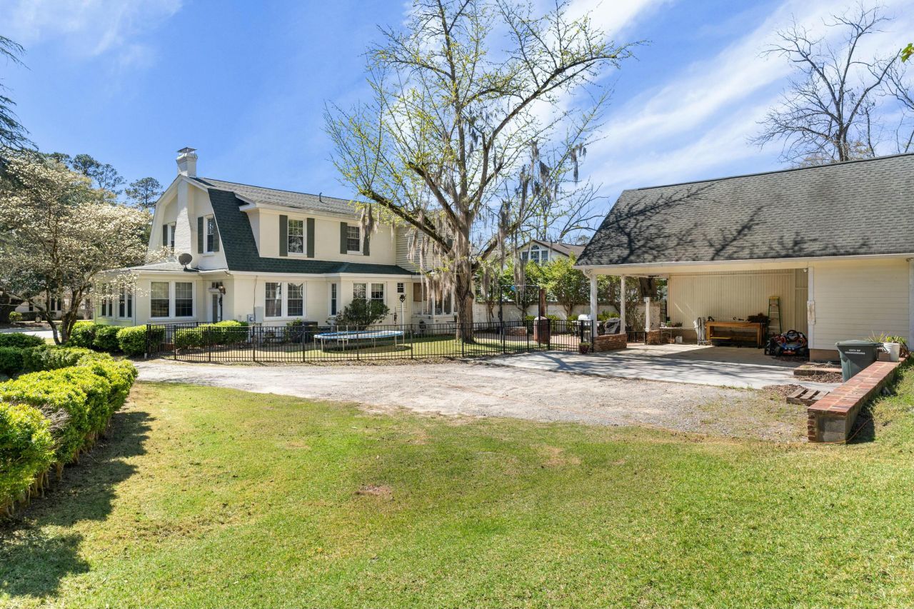 1848 Broughton Street Photo 27