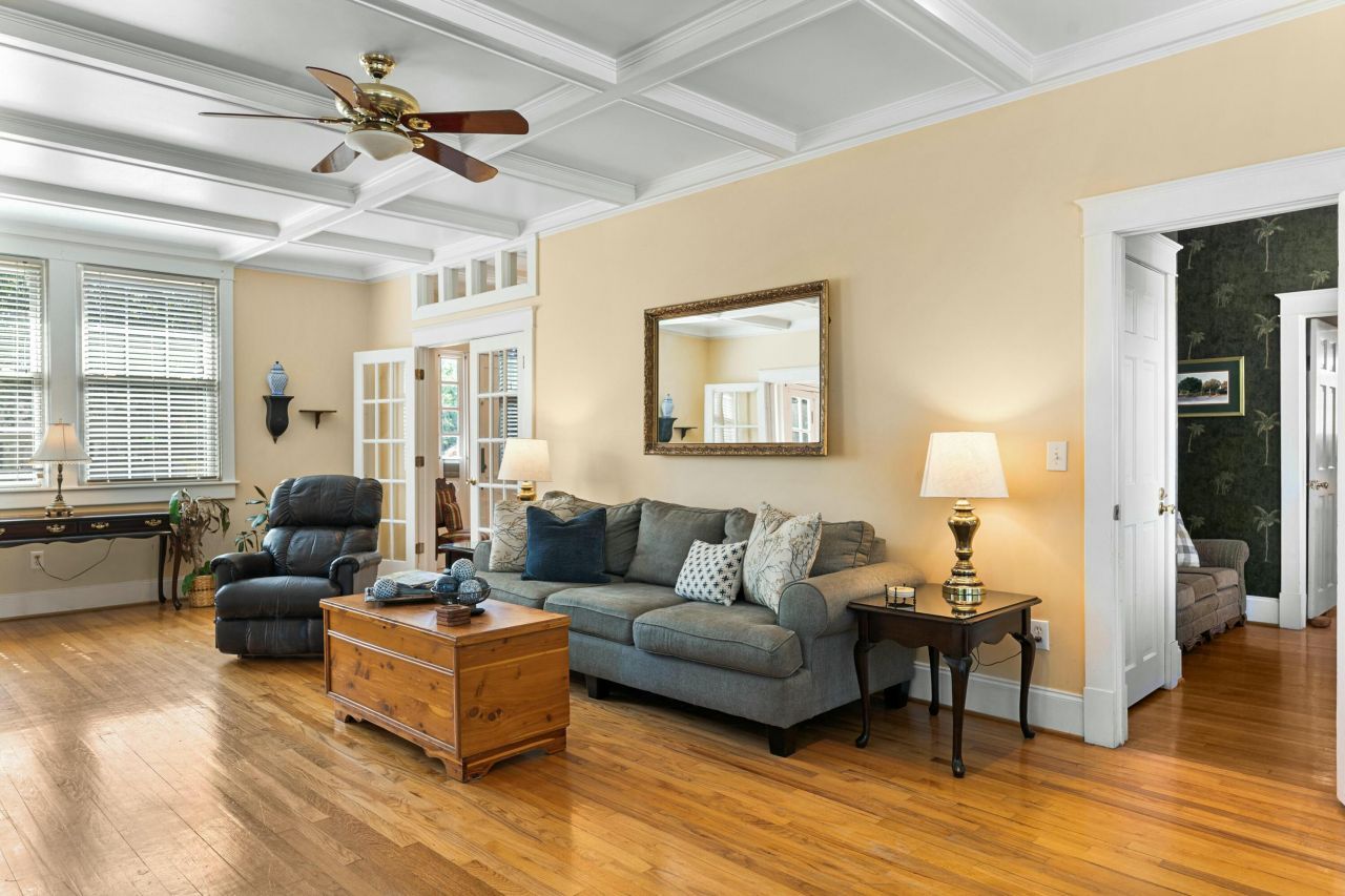 1848 Broughton Street Photo 5