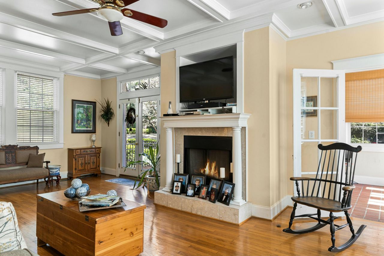 1848 Broughton Street Photo 6