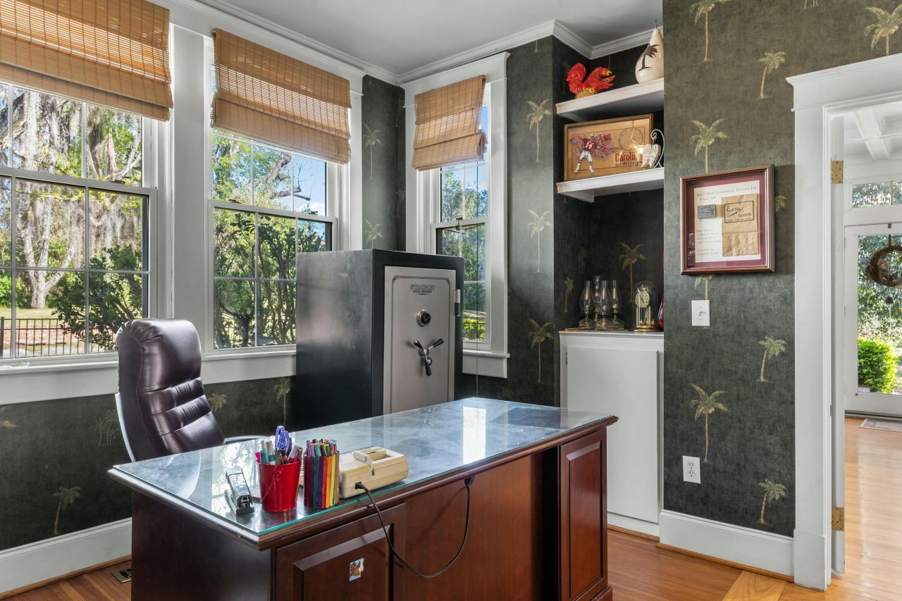 1848 Broughton Street Photo 9