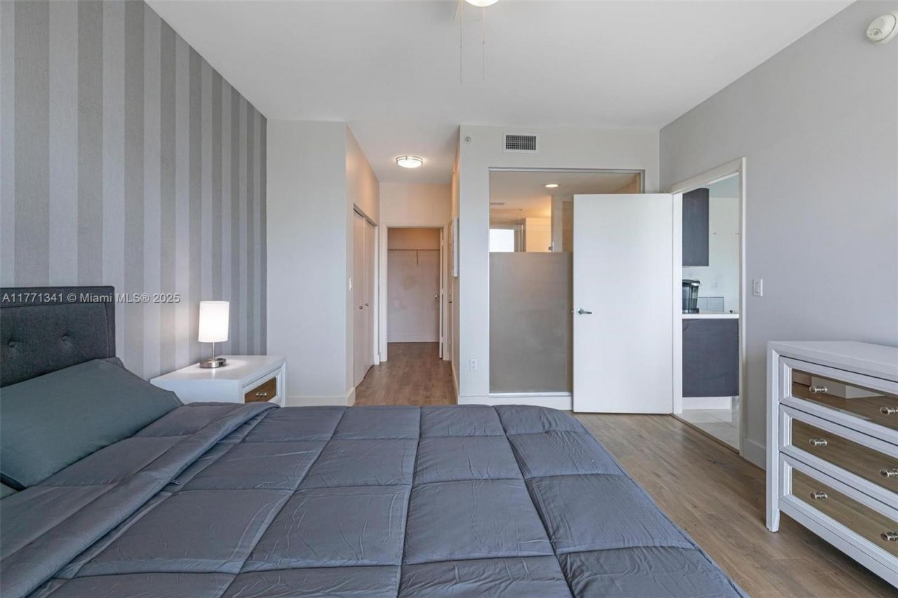 90 SW 3rd St, Unit 4103, Miami, FL 33130 Photo