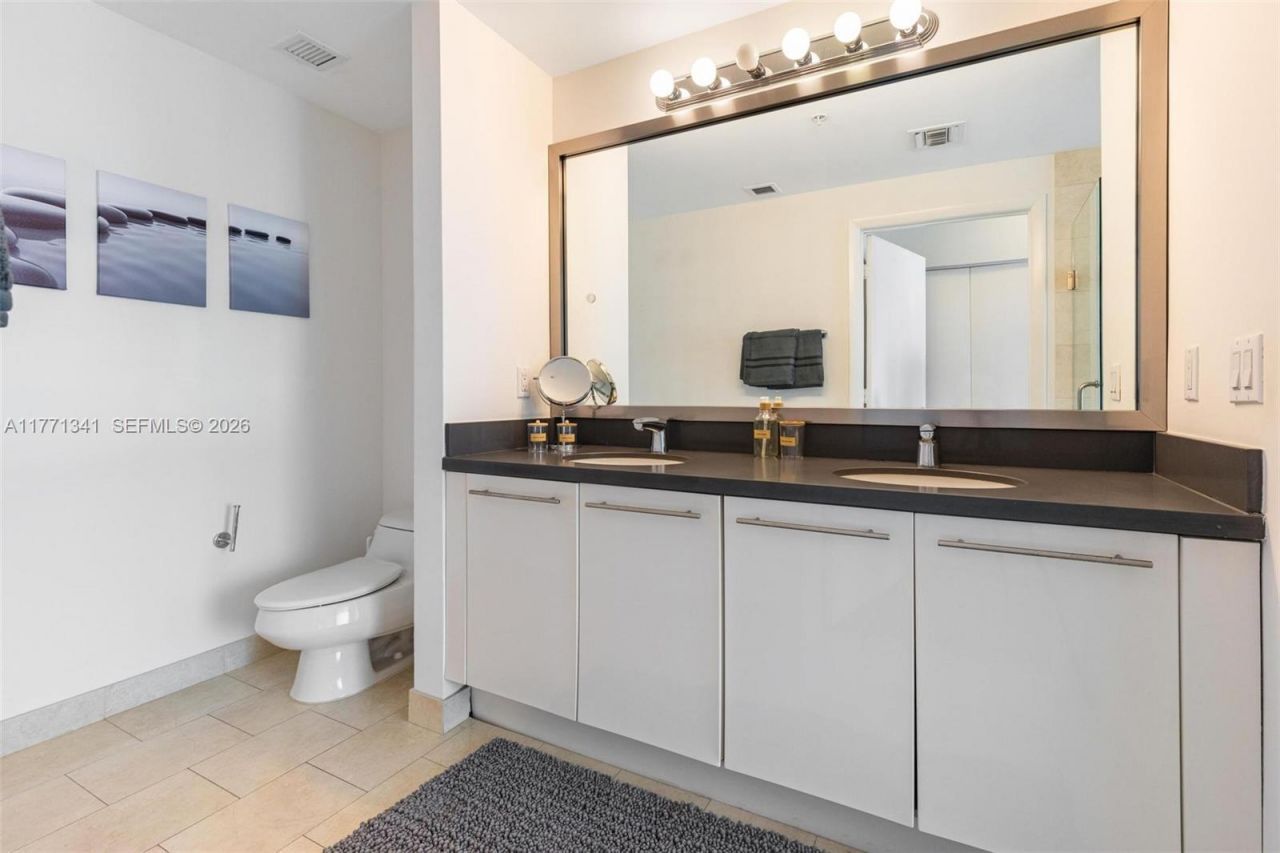90 SW 3rd St, Unit 4103, Miami, FL 33130 Photo