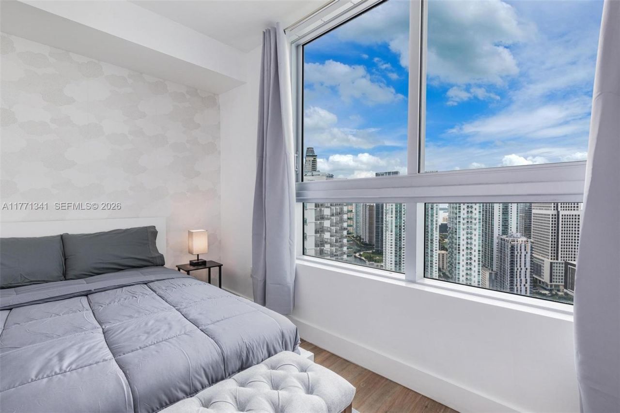 90 SW 3rd St, Unit 4103, Miami, FL 33130 Photo