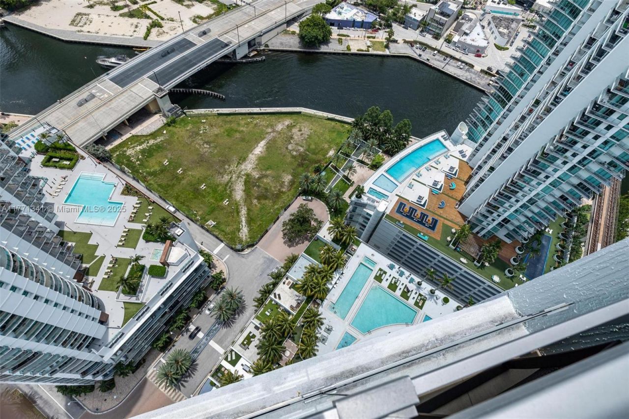 90 SW 3rd St, Unit 4103, Miami, FL 33130 Photo