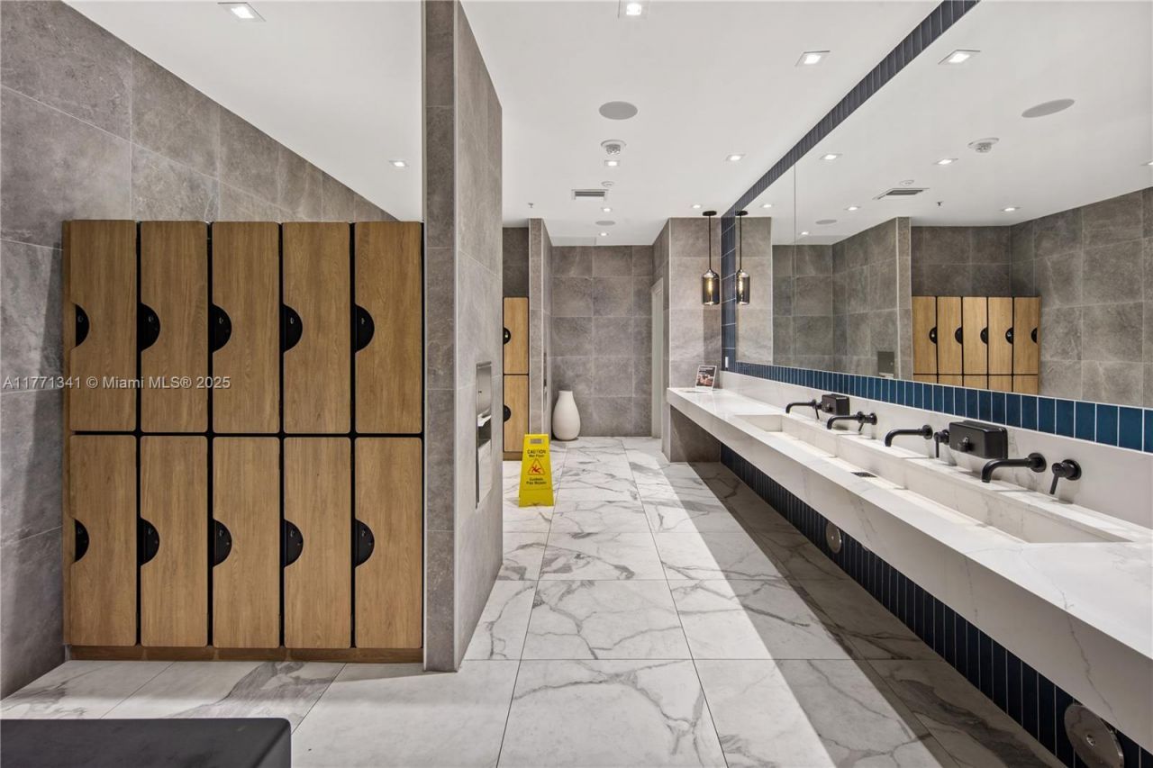 90 SW 3rd St, Unit 4103, Miami, FL 33130 Photo