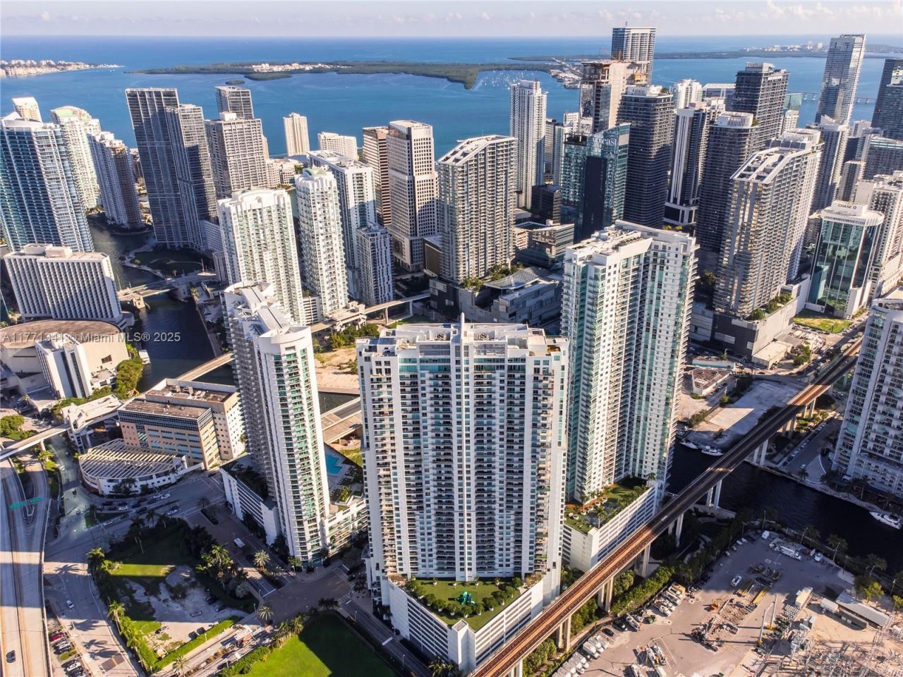 90 SW 3rd St, Unit 4103, Miami, FL 33130 Photo