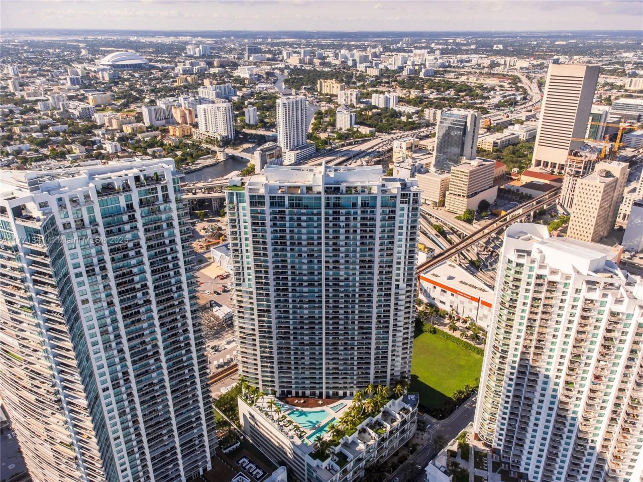 90 SW 3rd St, Unit 4103, Miami, FL 33130 Photo