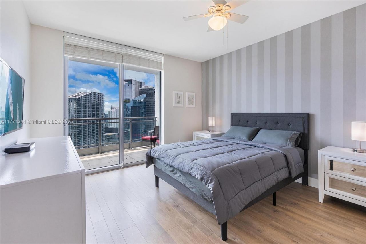 90 SW 3rd St, Unit 4103, Miami, FL 33130 Photo