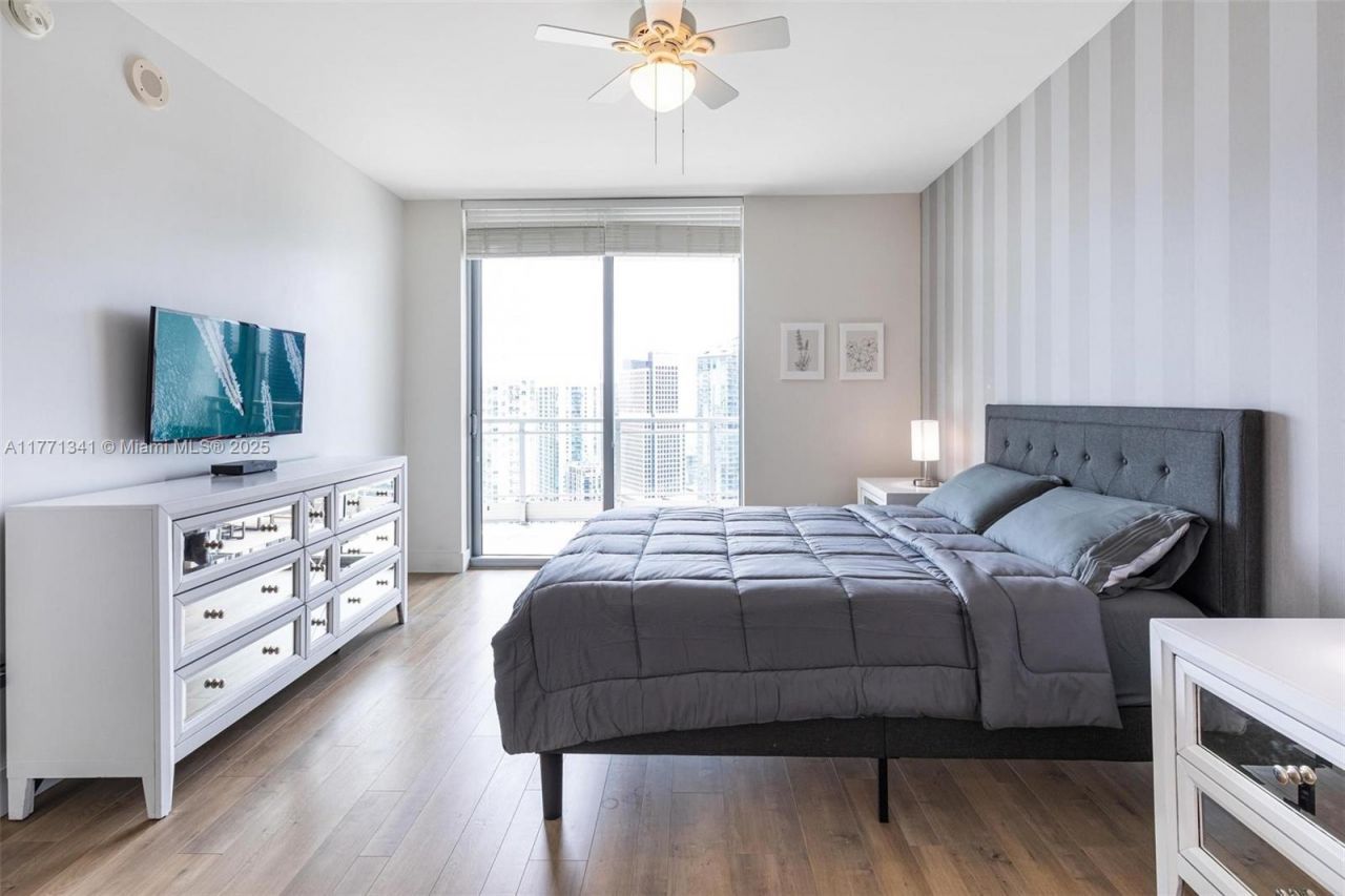 90 SW 3rd St, Unit 4103, Miami, FL 33130 Photo