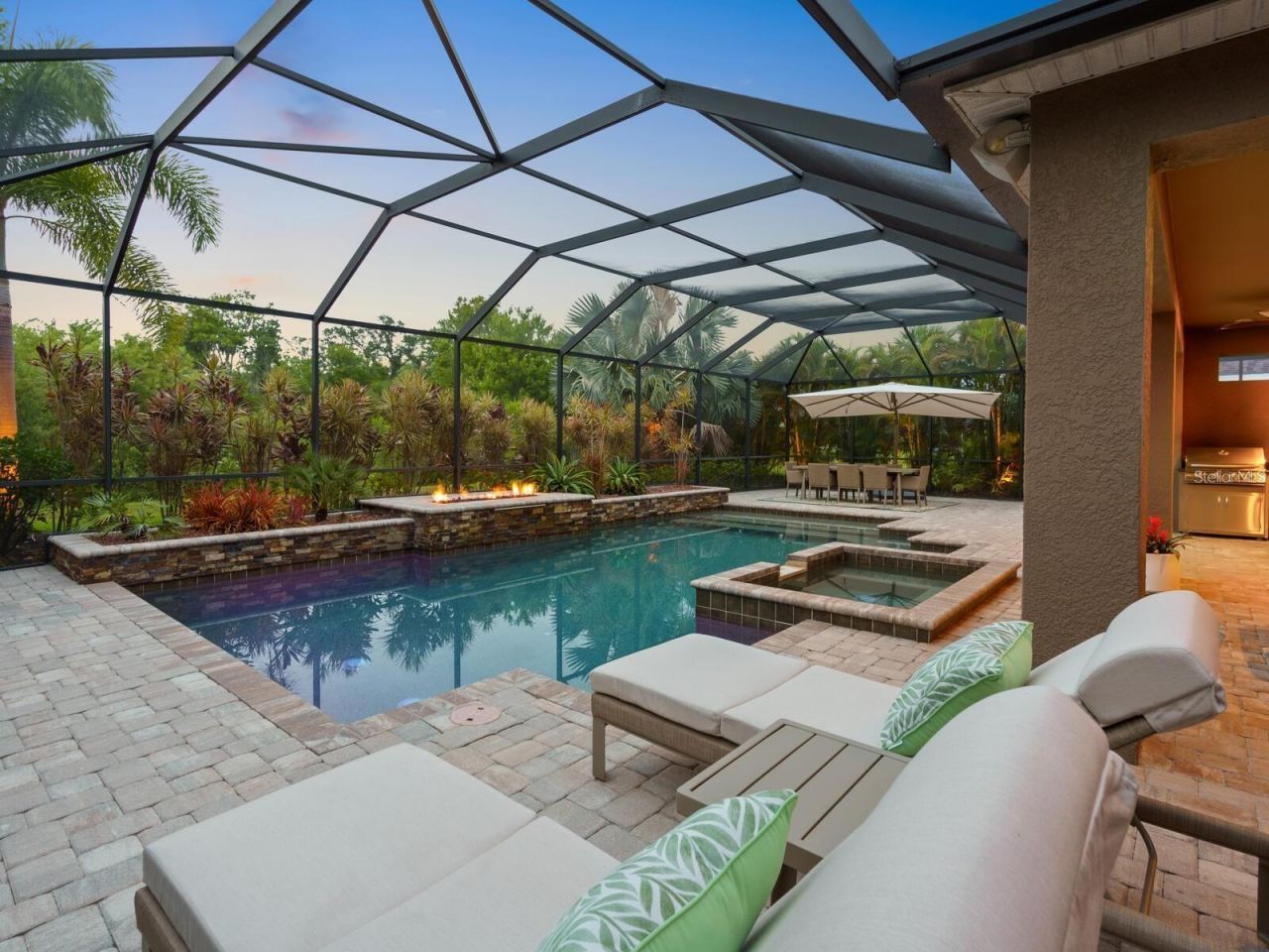 5742 Hydrangea Circle, Sarasota, FL 34238 Photo