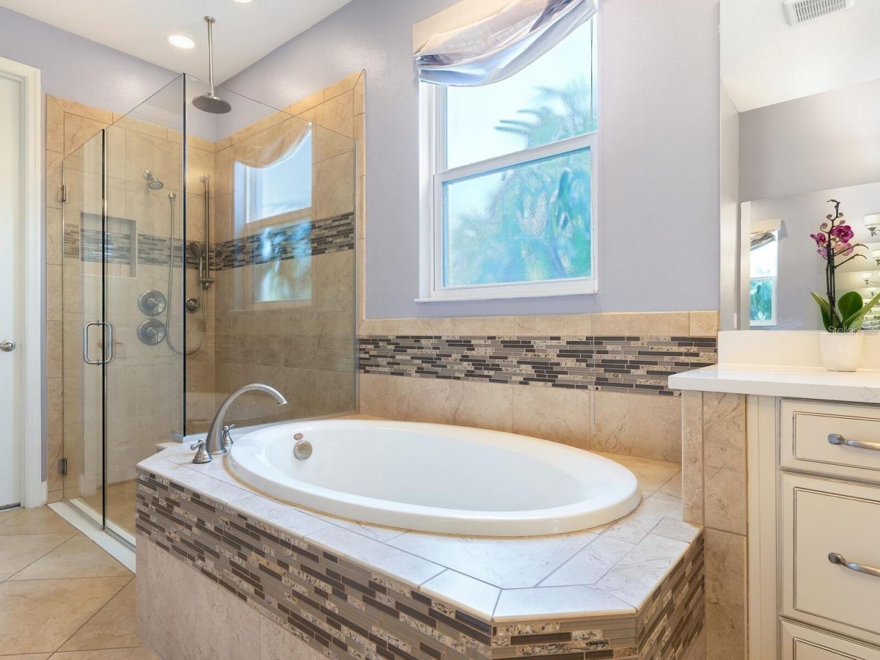 5742 Hydrangea Circle, Sarasota, FL 34238 Photo