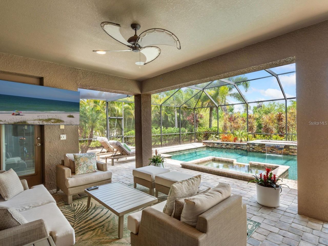 5742 Hydrangea Circle, Sarasota, FL 34238 Photo