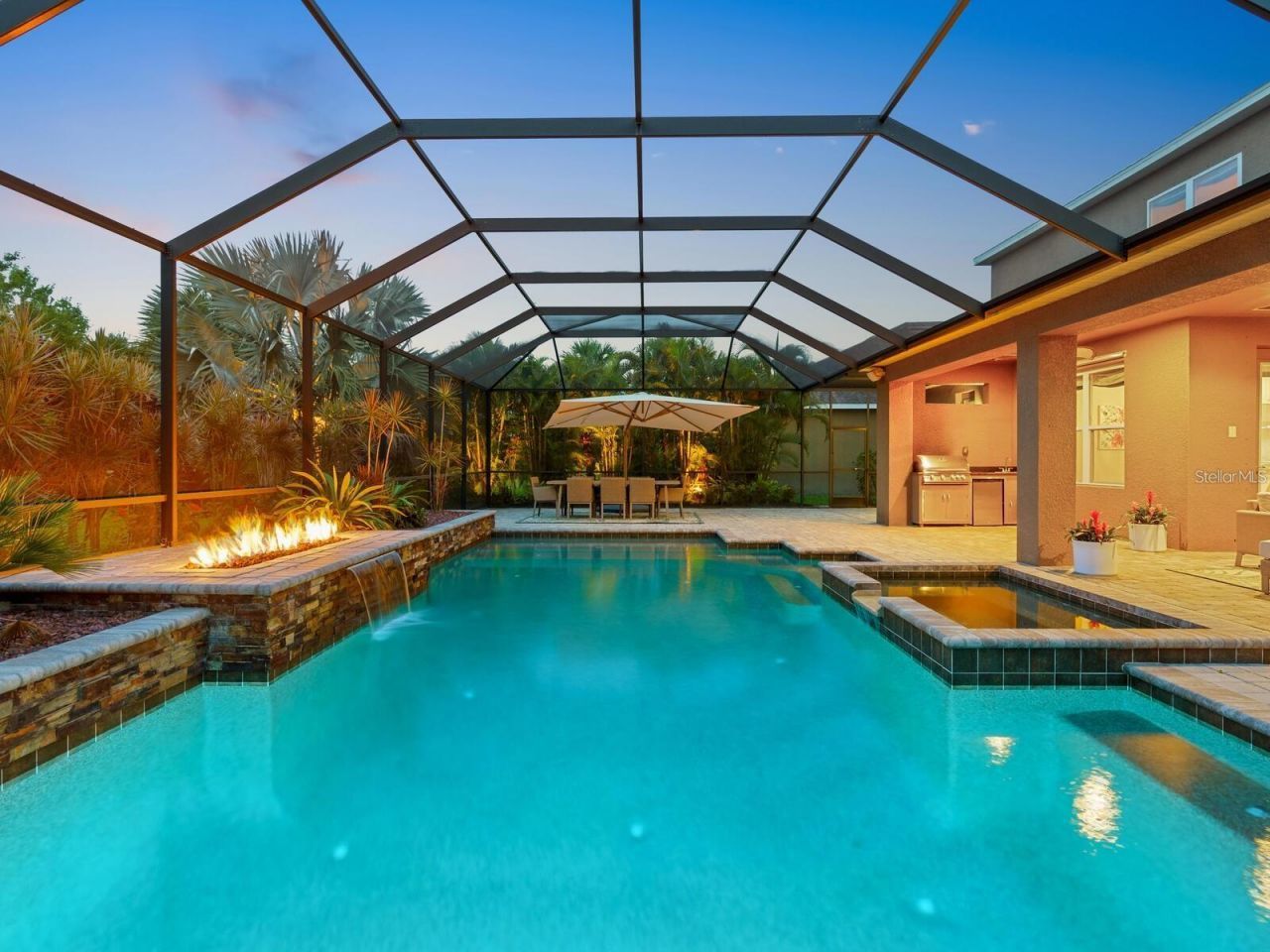 5742 Hydrangea Circle, Sarasota, FL 34238 Photo