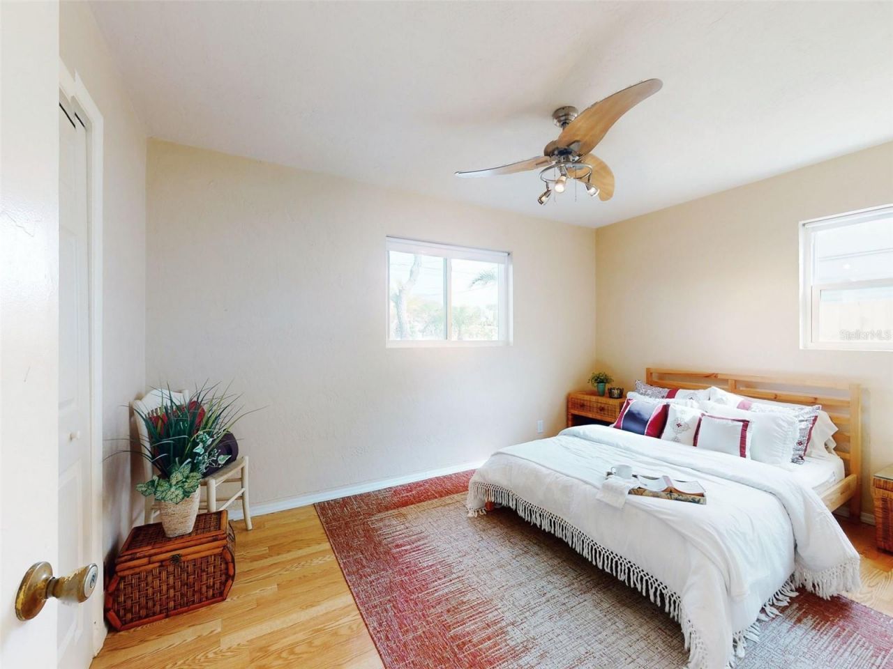 823 E 10th Avenue, New Smyrna Beach, FL 32169 Photo