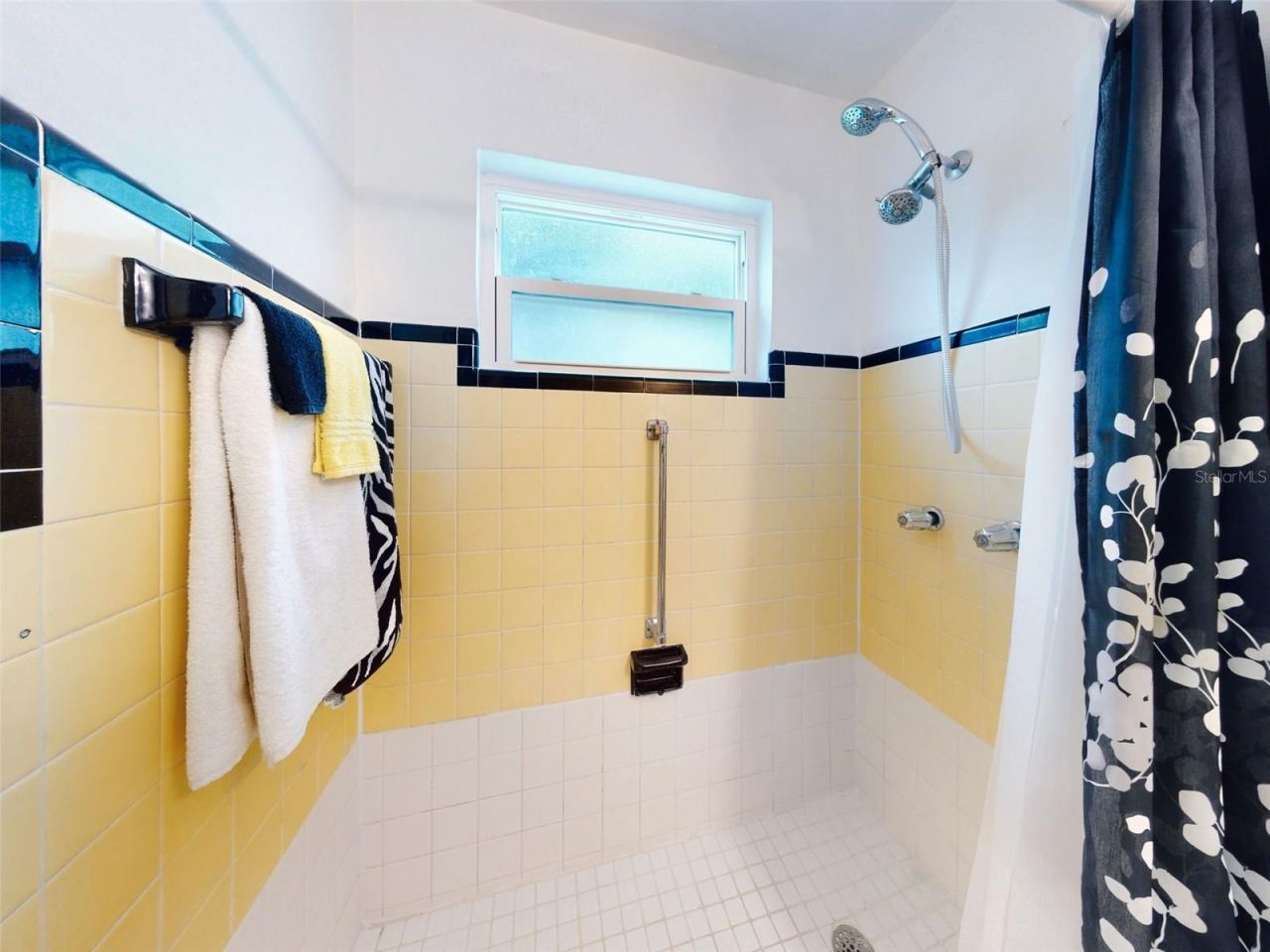 823 E 10th Avenue, New Smyrna Beach, FL 32169 Photo