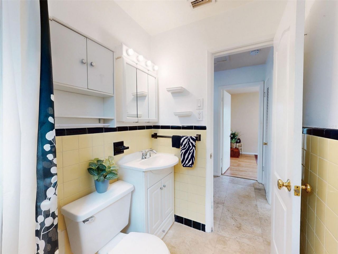 823 E 10th Avenue, New Smyrna Beach, FL 32169 Photo