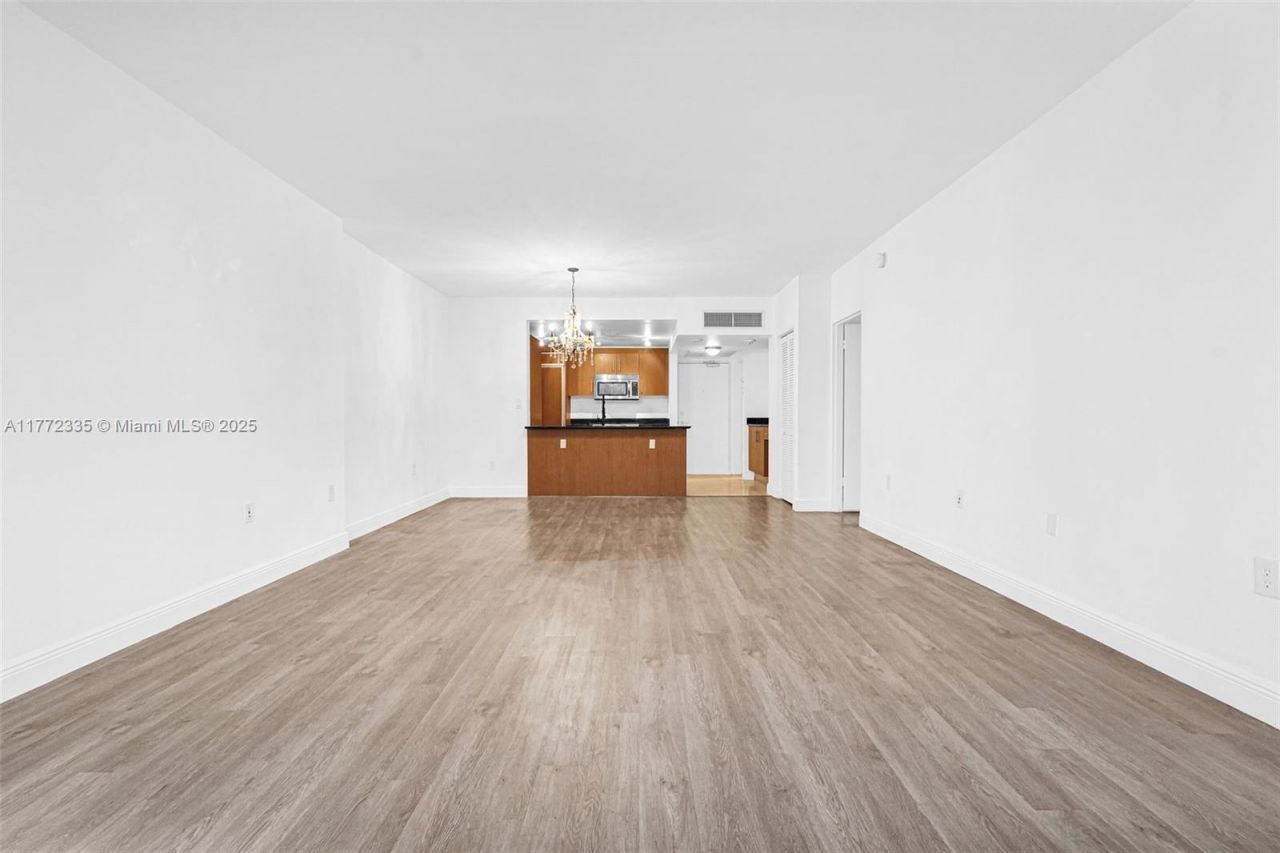 10275 Collins Ave, Unit 312, Bal Harbour, FL 33154 Photo