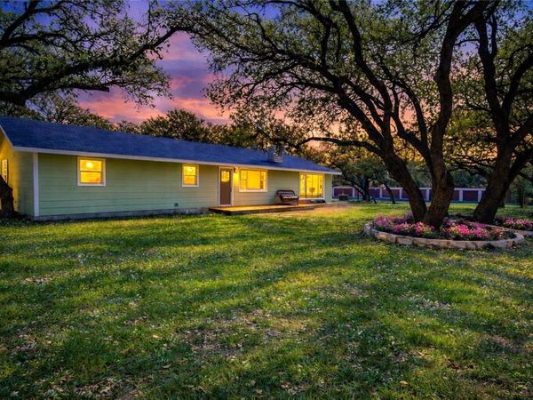 207 Haley RD, Johnson City, TX 78636