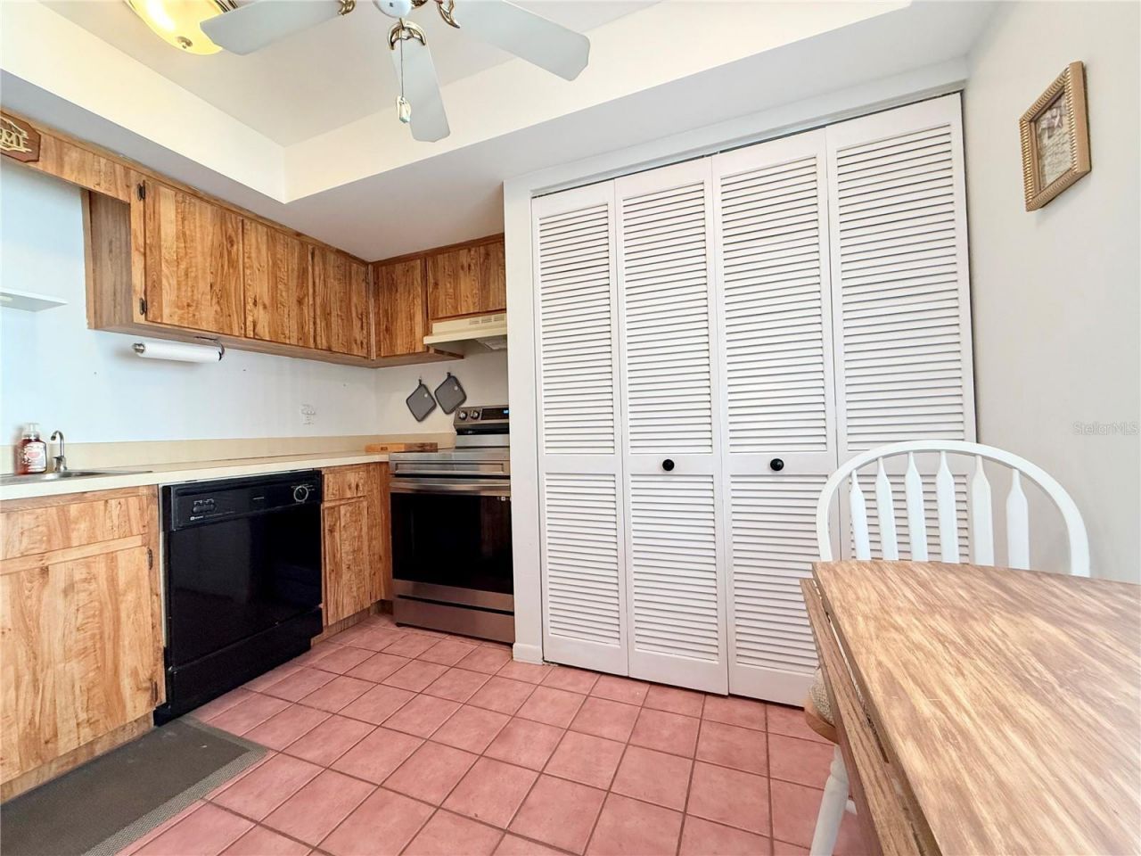 9000 Commodore Drive, Unit 302, Seminole, FL 33776 Photo