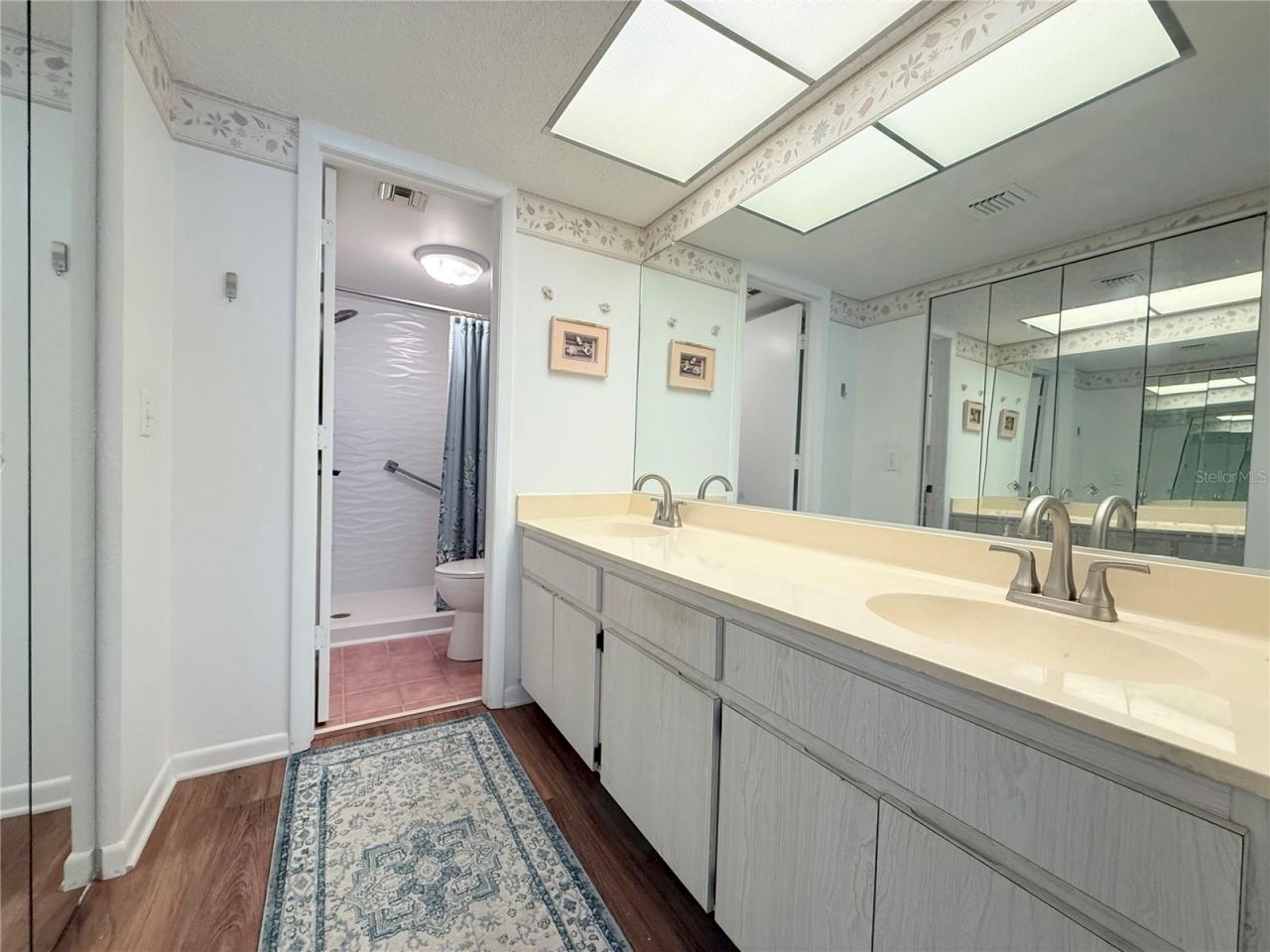 9000 Commodore Drive, Unit 302, Seminole, FL 33776 Photo