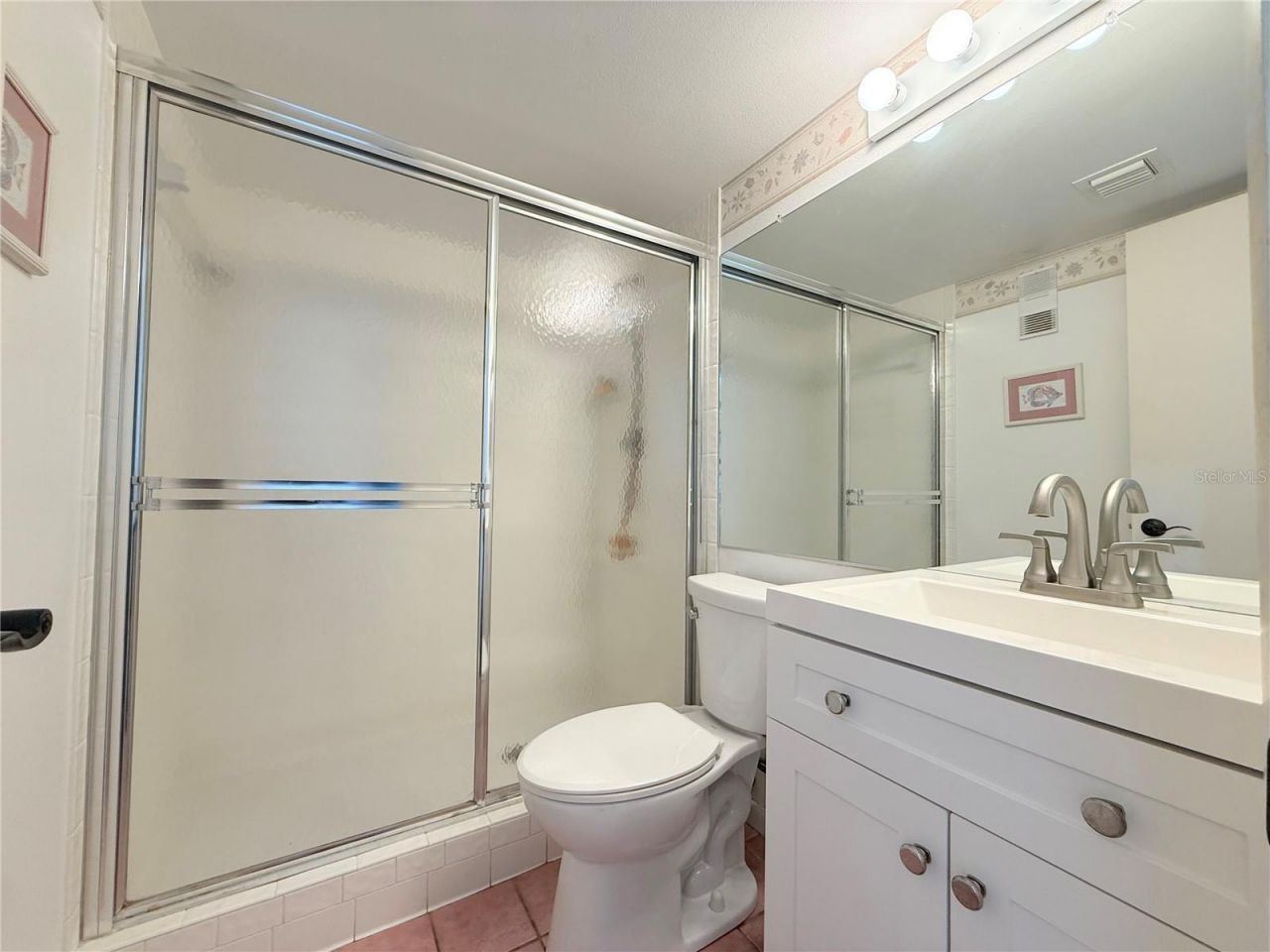 9000 Commodore Drive, Unit 302, Seminole, FL 33776 Photo