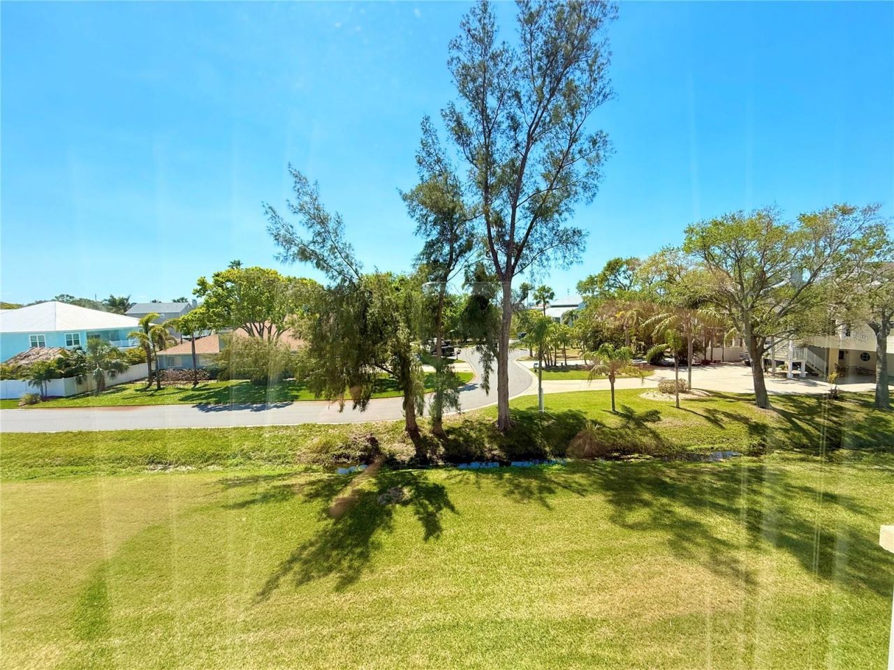 9000 Commodore Drive, Unit 302, Seminole, FL 33776 Photo