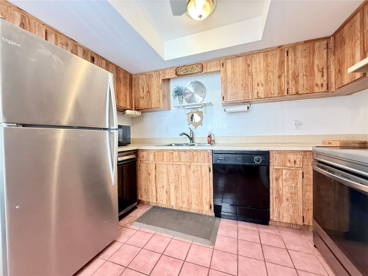 9000 Commodore Drive, Unit 302, Seminole, FL 33776 Photo