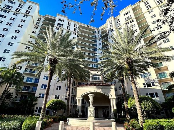 19900 E Country Club Dr, Unit 1012, Aventura, FL 33180