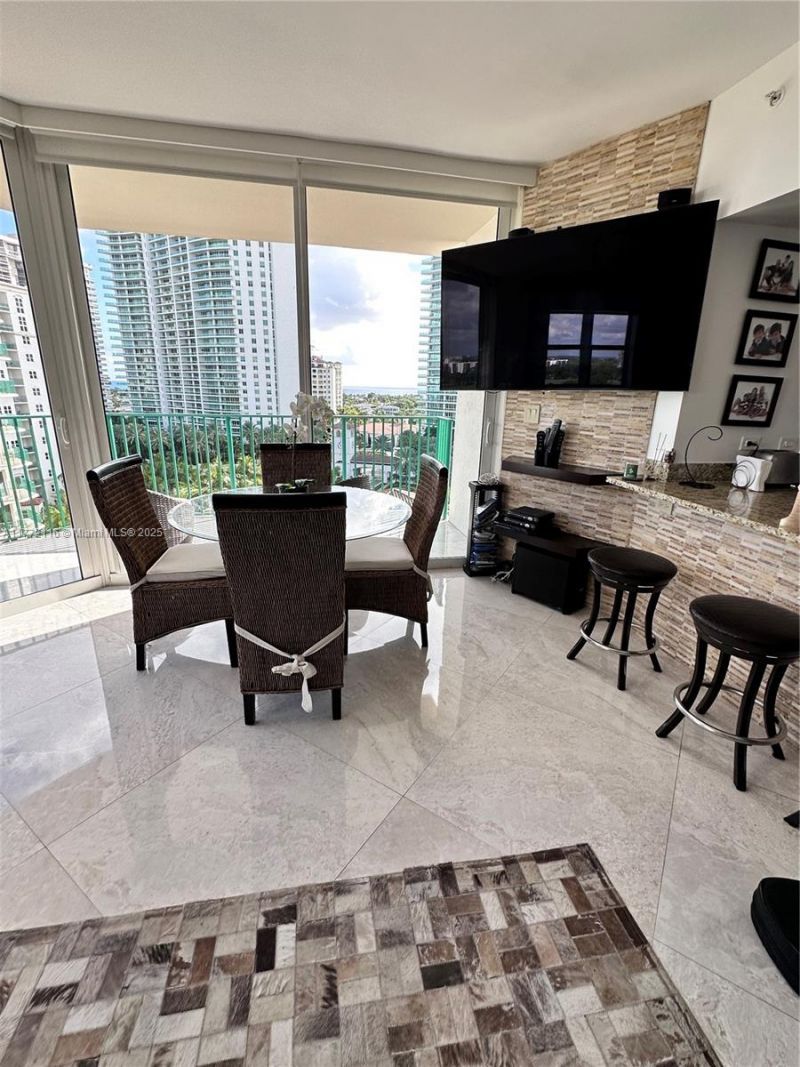 19900 E Country Club Dr, Unit 1012, Aventura, FL 33180 Photo