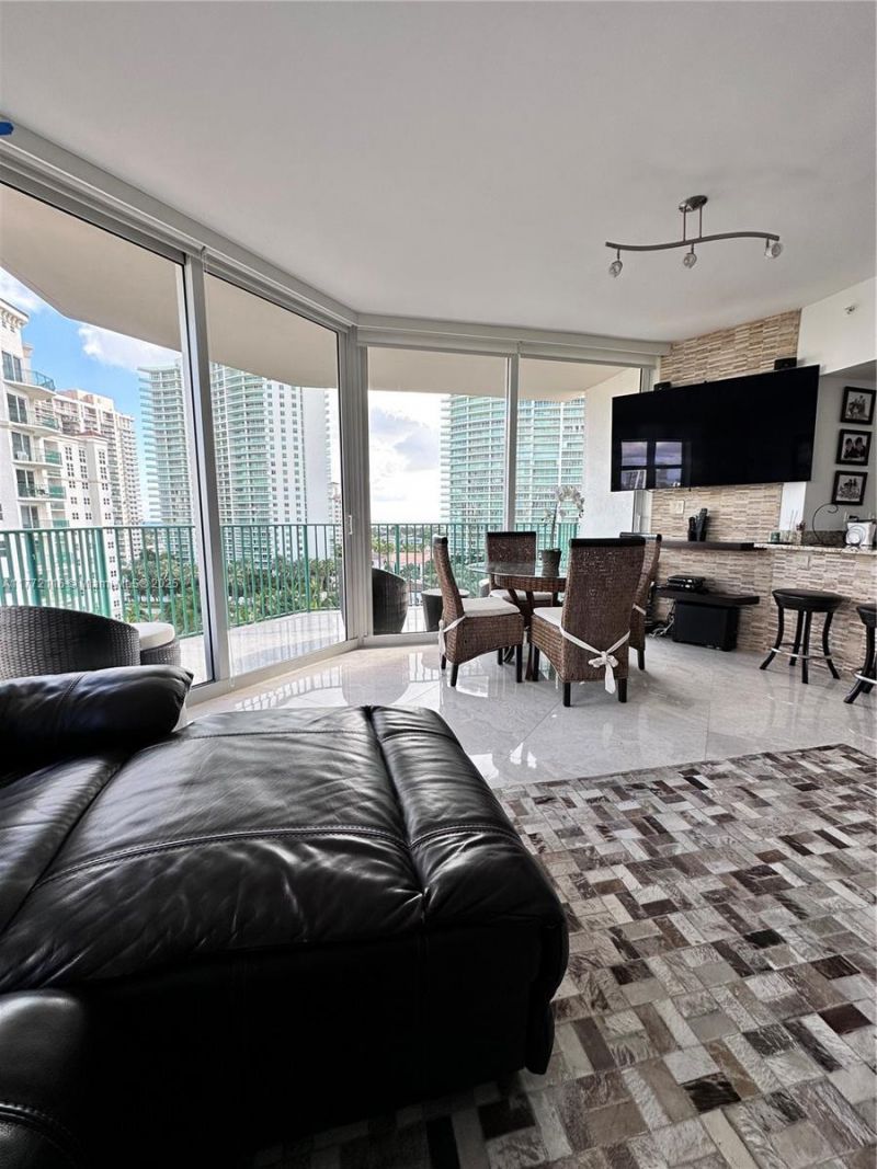 19900 E Country Club Dr, Unit 1012, Aventura, FL 33180 Photo