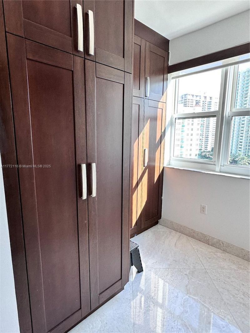 19900 E Country Club Dr, Unit 1012, Aventura, FL 33180 Photo