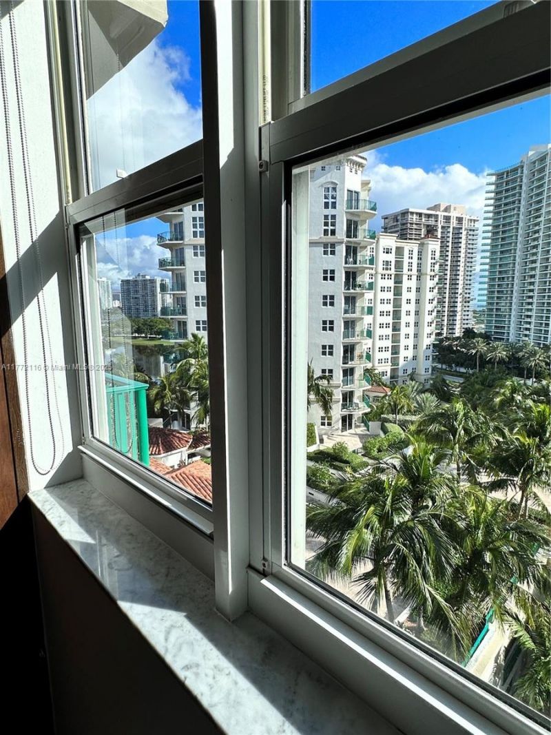 19900 E Country Club Dr, Unit 1012, Aventura, FL 33180 Photo