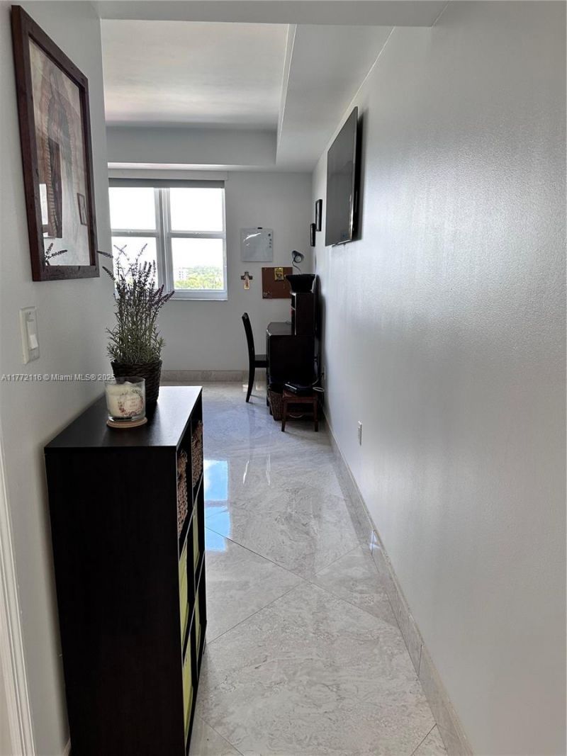 19900 E Country Club Dr, Unit 1012, Aventura, FL 33180 Photo