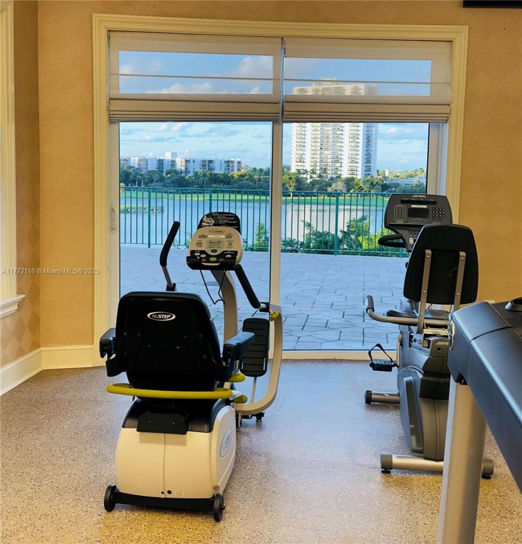 19900 E Country Club Dr, Unit 1012, Aventura, FL 33180 Photo