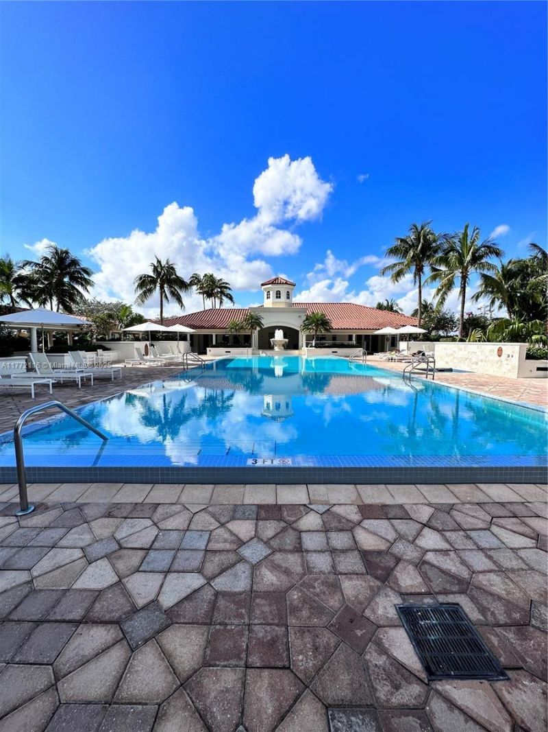 19900 E Country Club Dr, Unit 1012, Aventura, FL 33180 Photo