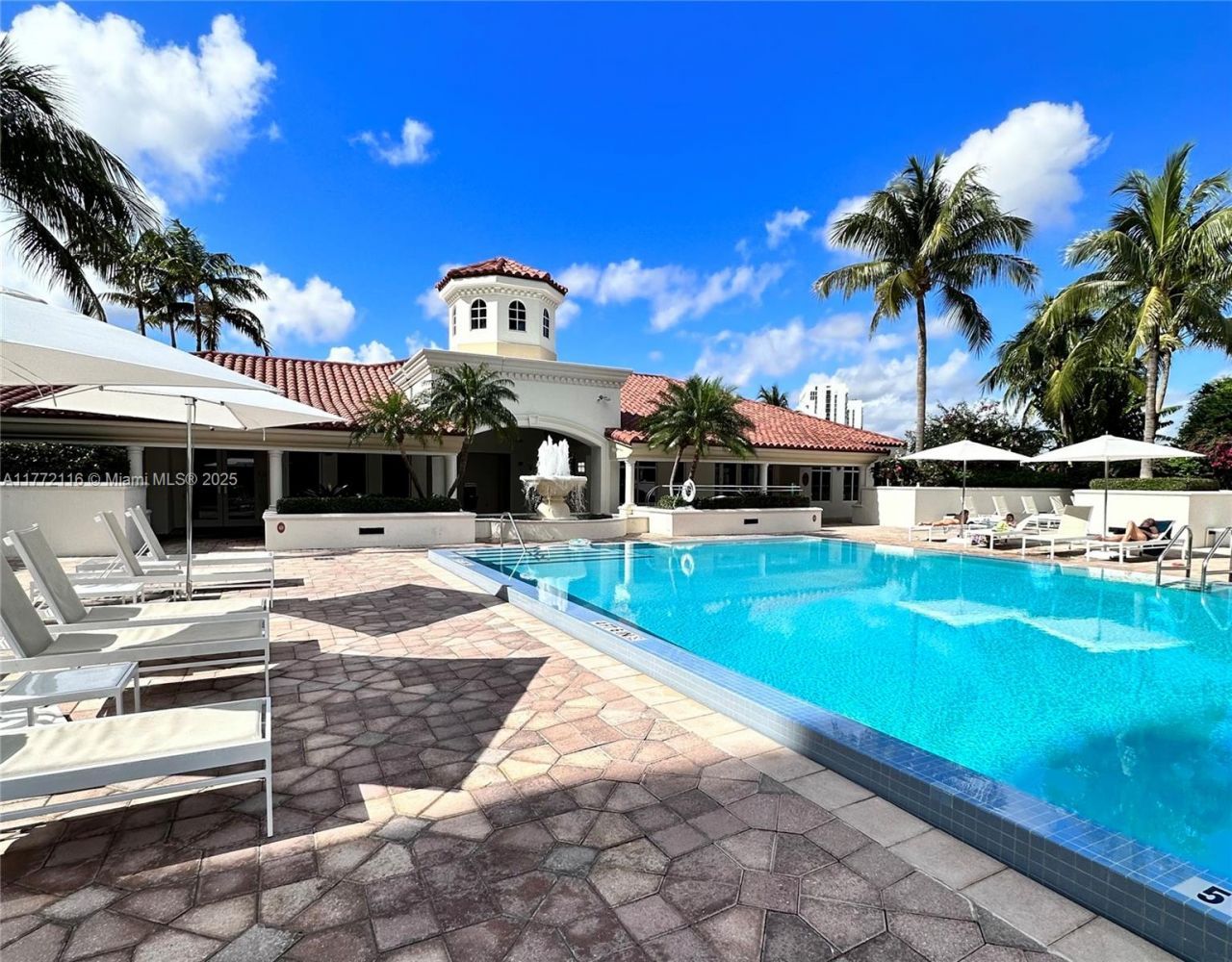 19900 E Country Club Dr, Unit 1012, Aventura, FL 33180 Photo