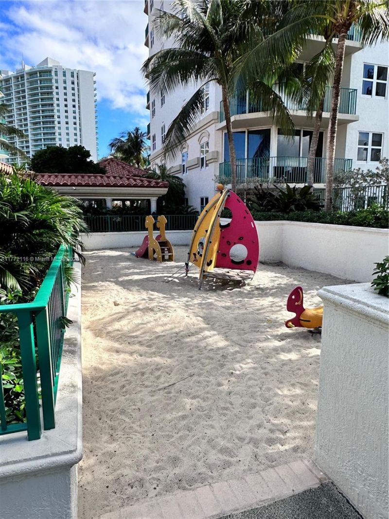 19900 E Country Club Dr, Unit 1012, Aventura, FL 33180 Photo