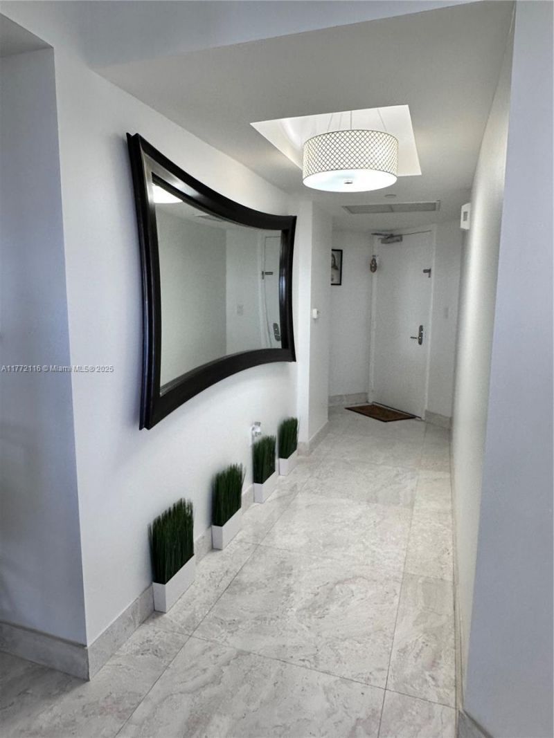 19900 E Country Club Dr, Unit 1012, Aventura, FL 33180 Photo