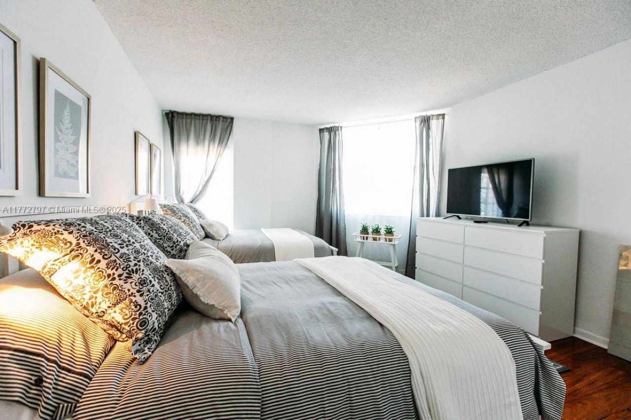 19370 Collins Ave, Unit 326, Sunny Isles Beach, FL 33160 Photo