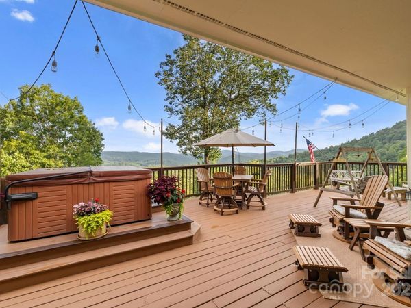 288 Hawks Point Drive, Zirconia, NC 28790