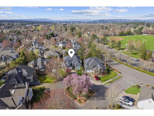 4674 Chelsea LN, Lake Oswego, OR 97035