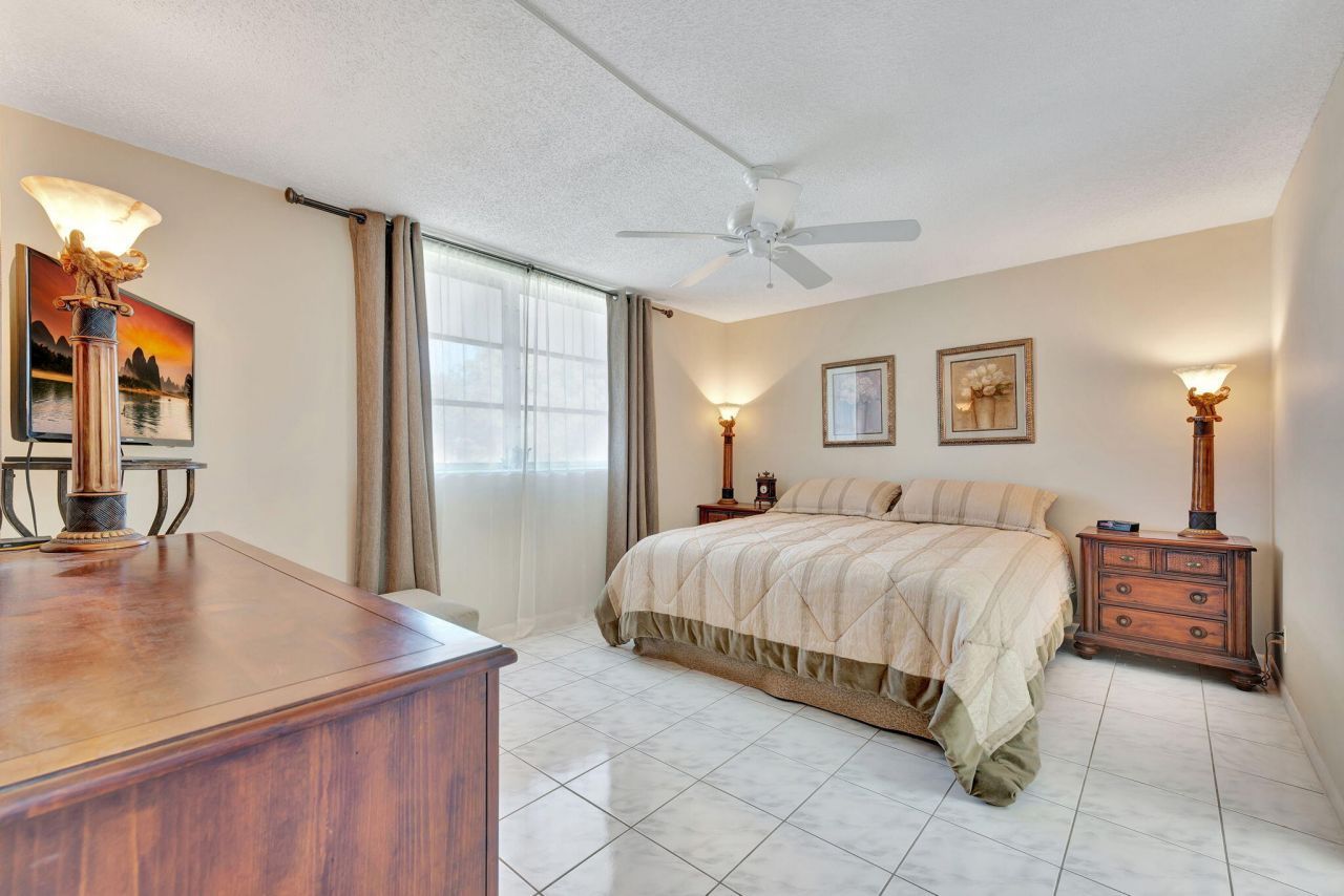 2951 NW 46th Avenue, Unit 403, Lauderdale Lakes, FL 33313 Photo
