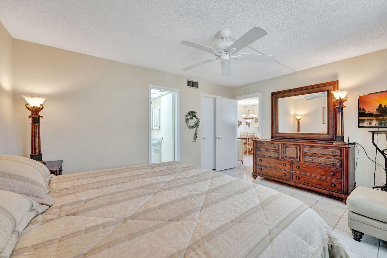 2951 NW 46th Avenue, Unit 403, Lauderdale Lakes, FL 33313 Photo