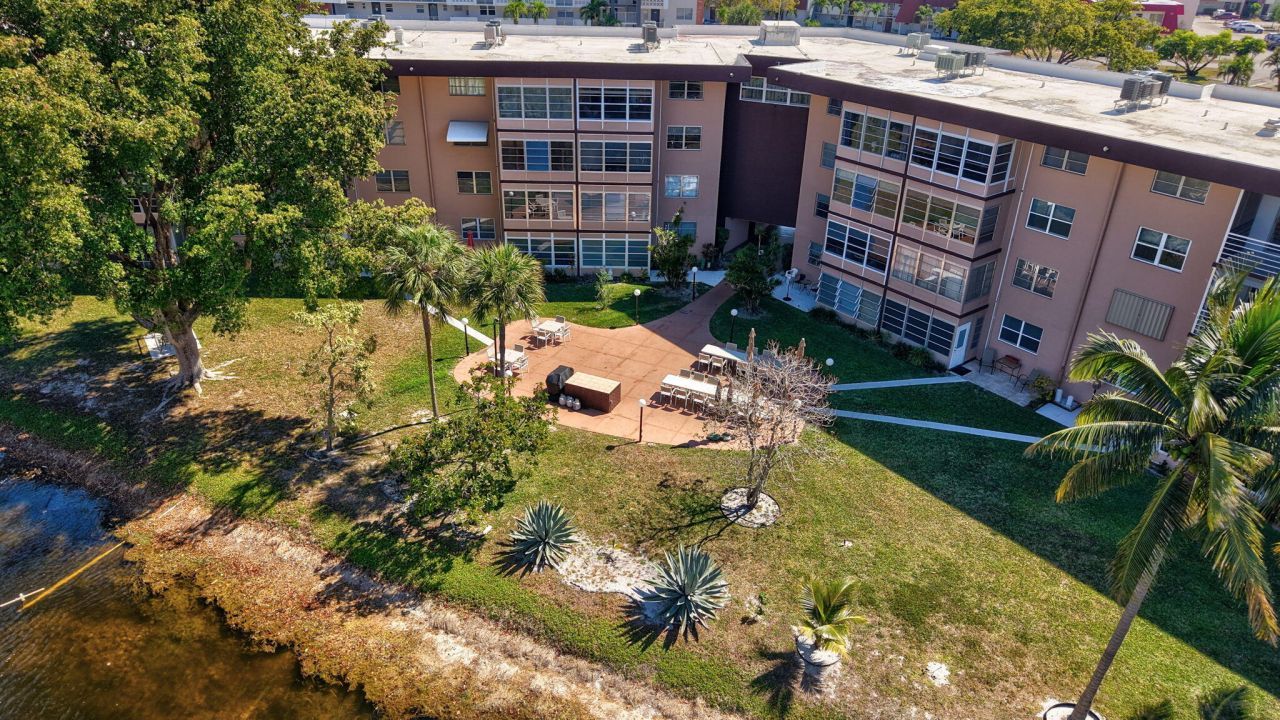 2951 NW 46th Avenue, Unit 403, Lauderdale Lakes, FL 33313 Photo