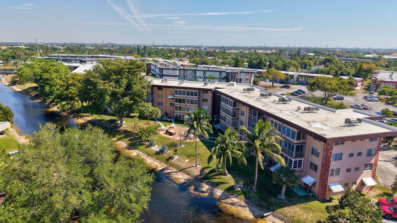 2951 NW 46th Avenue, Unit 403, Lauderdale Lakes, FL 33313 Photo
