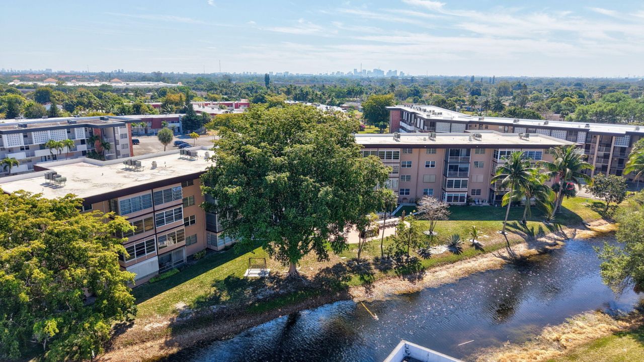 2951 NW 46th Avenue, Unit 403, Lauderdale Lakes, FL 33313 Photo