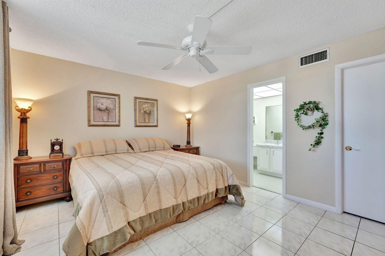 2951 NW 46th Avenue, Unit 403, Lauderdale Lakes, FL 33313 Photo